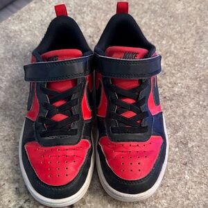 Nike Kids Black and Red Low-Top Sneakers like new